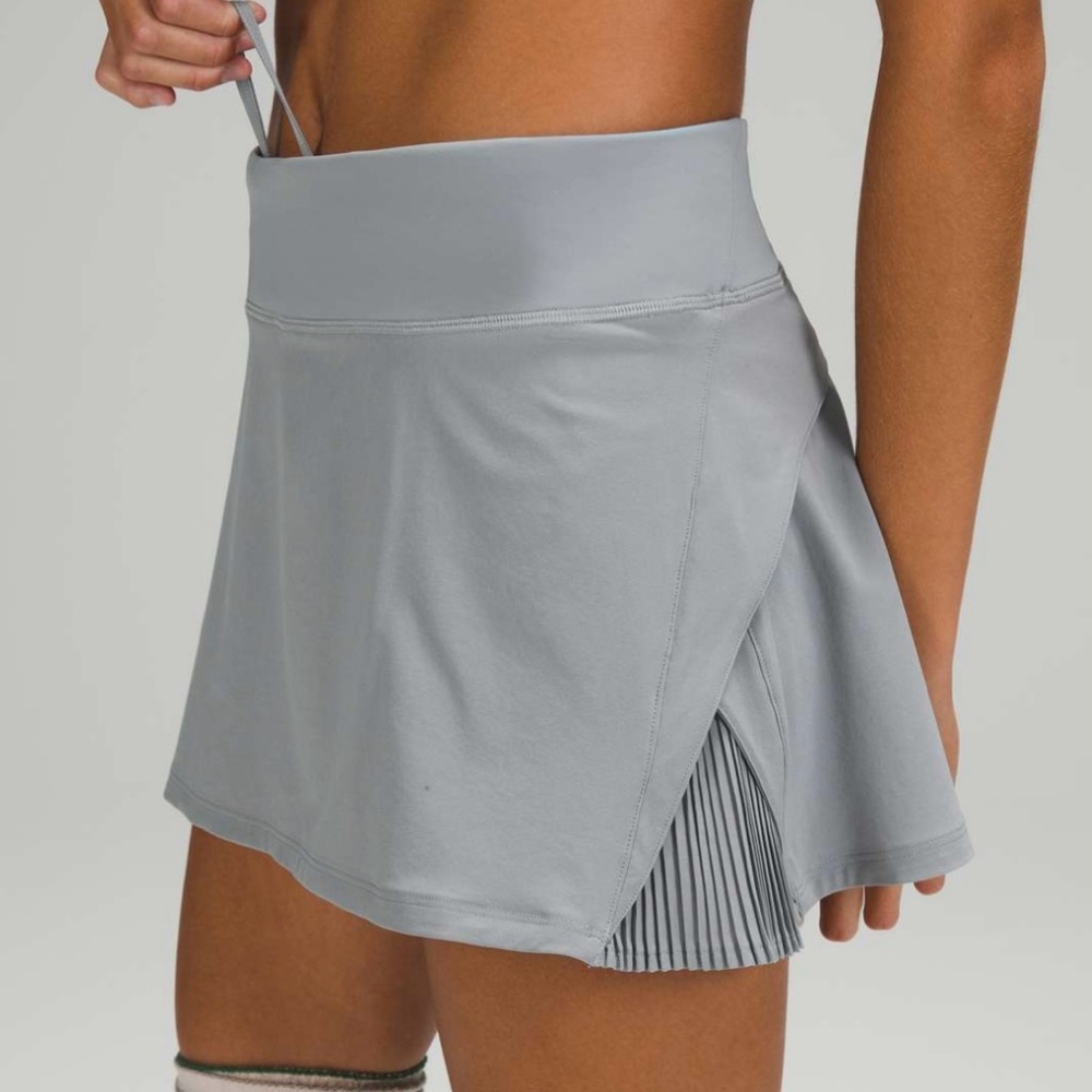 Lululemon Play Off the Pleats Skirt Grey Size 10 Good Used Condition
